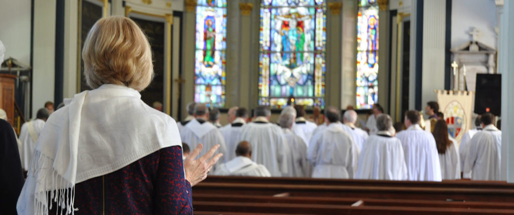 Laity join in renewal of vows service