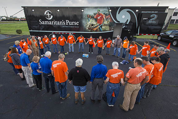 Samaritan's Purse truck and volunteers